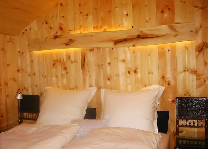 Dom wakacyjny Zirbenholzhaus Mit Sauna & Eingezaeuntem Garten *